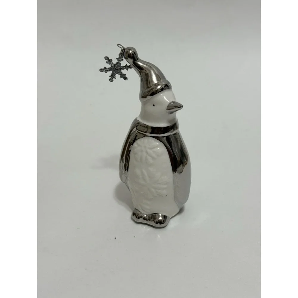 PIER 1 FIGURE or ORNAMENT ~ PENGUIN ~ SILVER & WHITE ~ CERAMIC *EUC